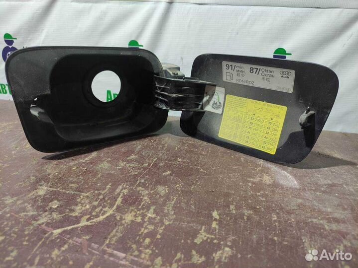 Лючок бензобака Audi A8 d3