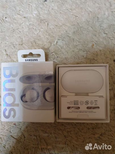 Беспроводные наушники Samsung