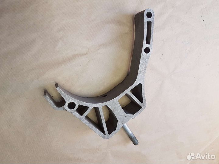 Кронштейн опоры кпп Fiat Panda 2008