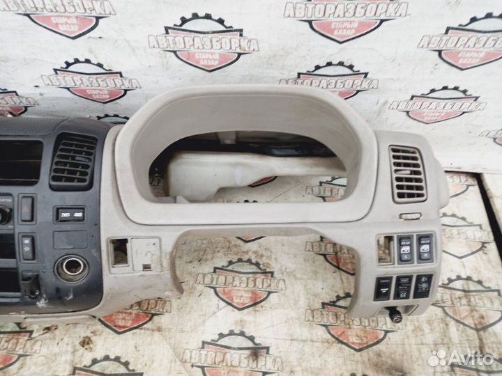 Торпедо Hino Dutro XZU378 N04C 2006