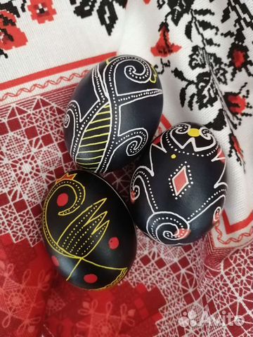 Обережна писанка на живом яйце, оберег