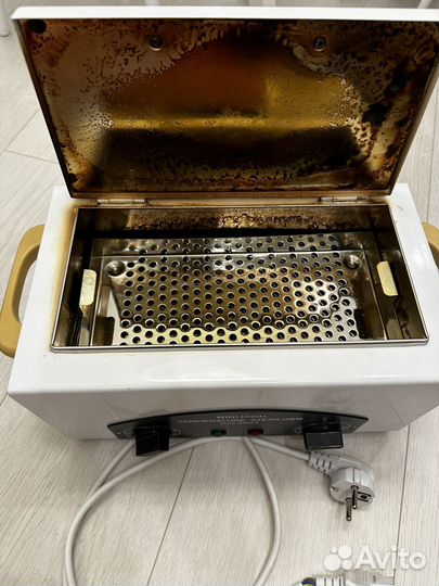 Сухожаровый шкаф для маникюрных инструментов