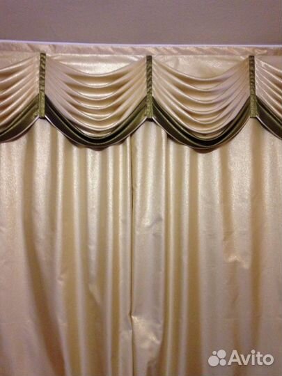 Комплект новый-ламбрекен+шторы