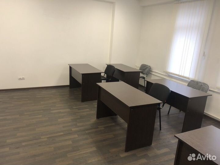 Офисная мебель столы стулья