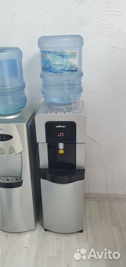 Кулер для воды напольный