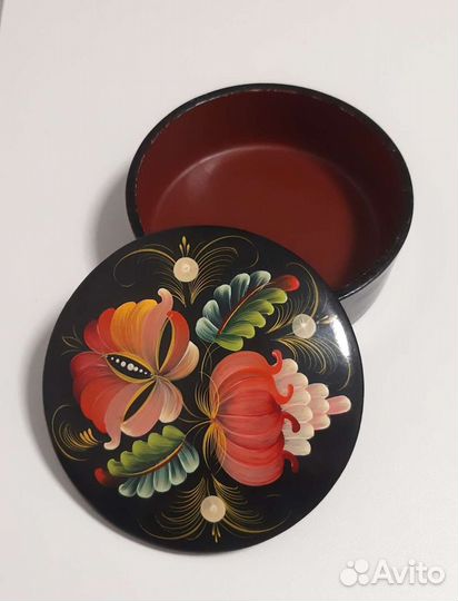 Шкатулка круглая лаковая винтаж