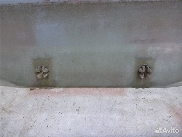 Стекло двери переднее левое Mitsubishi Pajero V25W