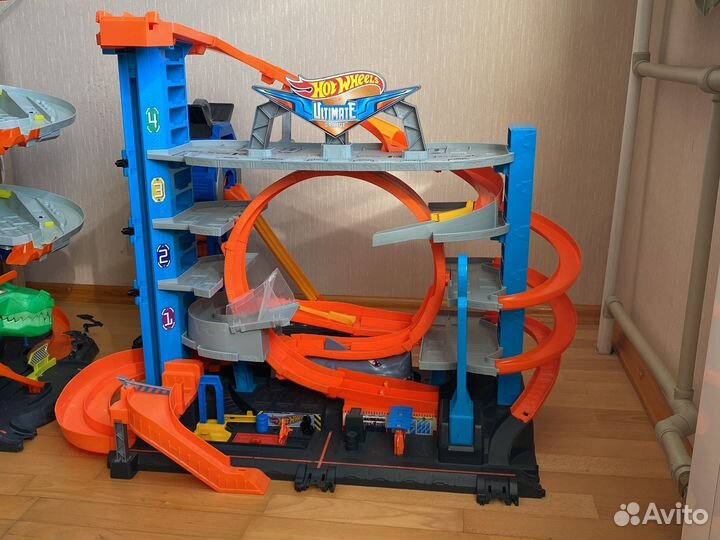 Парковка Hot wheels гараж с акулой трек оригинал
