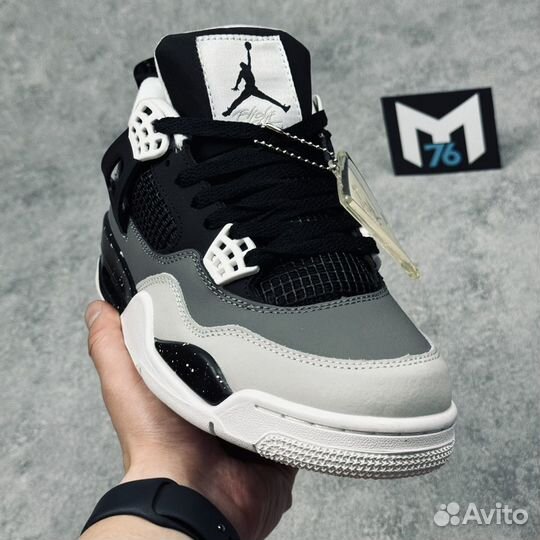 Кроссовки Nike air jordan 4 retro