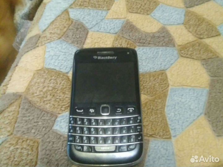Телефон BlackBerry 9790
