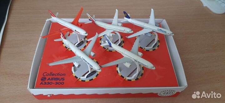 Kinder Collection Airbus A330-300