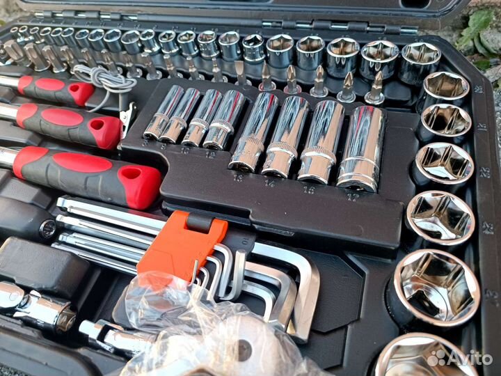 Набор инструментов 121 предмет