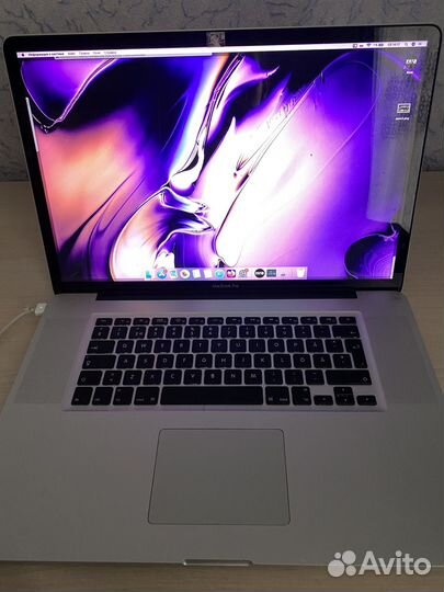 Apple macbook pro 17 2011