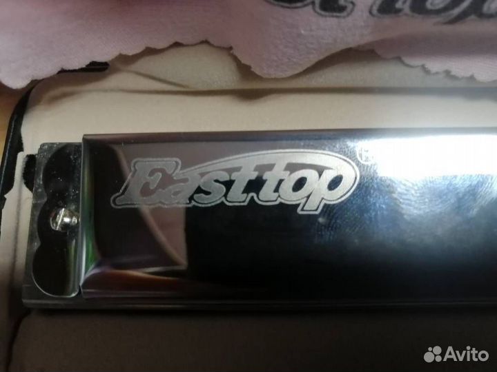 Губная гармошка в футляре