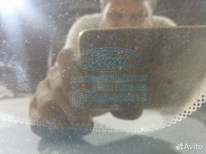 Стекло кузовное глухое правое Ford Focus 2 седан