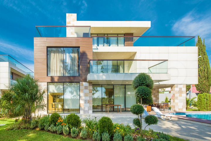 Реальный бутик-отель в Сириусе