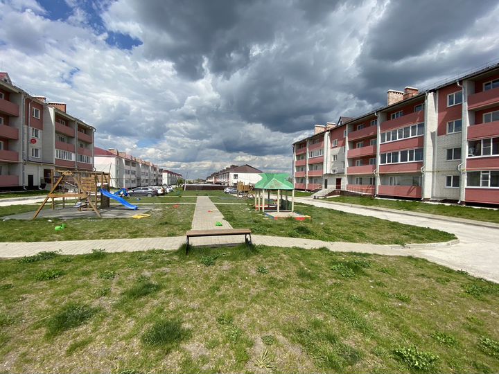 2-к. квартира, 55 м², 2/4 эт.