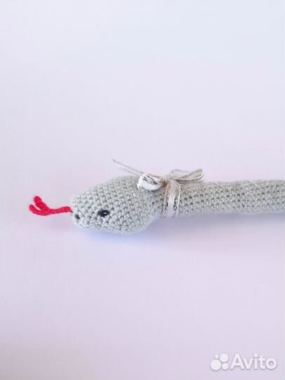 Вязаная игрушка змейка, змея