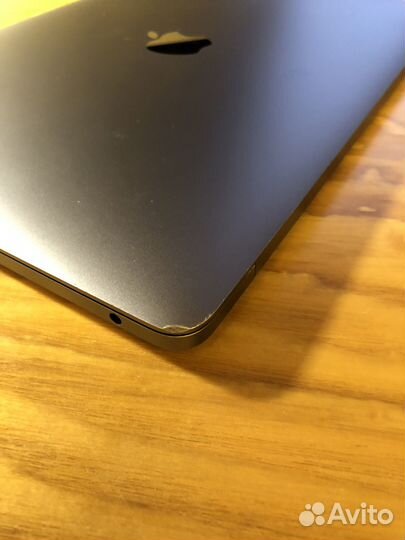 Macbook pro 13 2018 i7 16gb