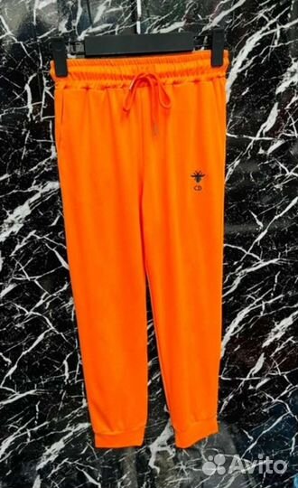 Костюм женский спортивный