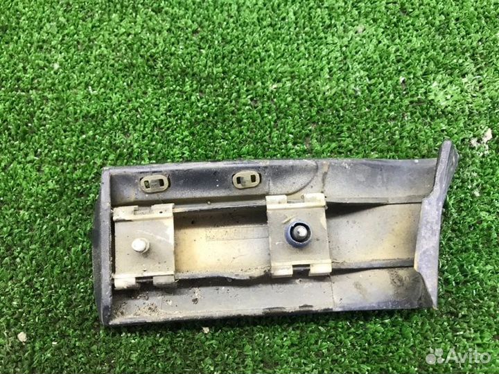 Накладка на крыло передняя левая Audi A8 Quattro