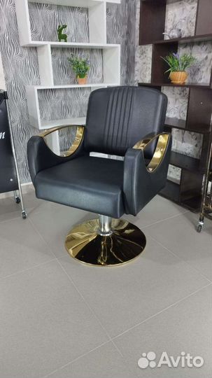 Парикмахерское кресло