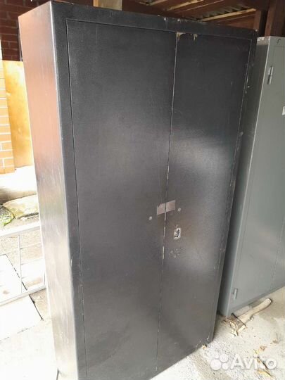 Сейф металлический