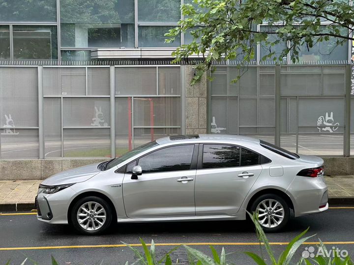 Toyota Corolla 1.8 CVT, 2022, 60 000 км