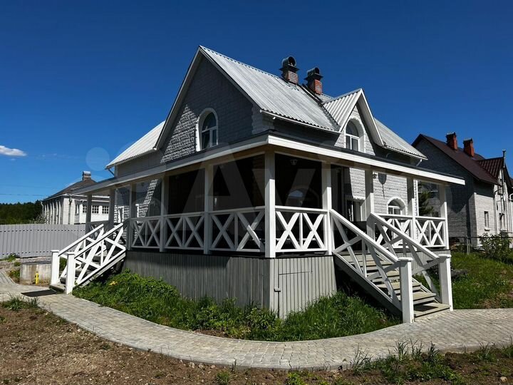 Дом 240 м² на участке 20 сот.