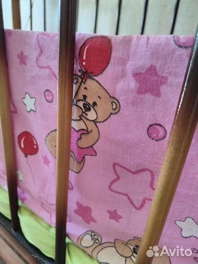 Детская кроватка с маятником,матрасом и бортиками