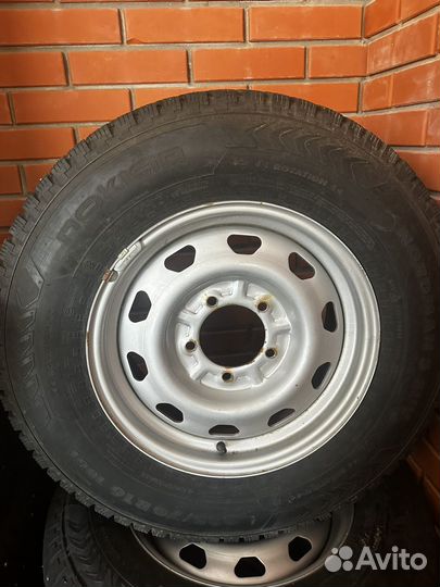 Nokian Tyres Hakkapeliitta 5 SUV 235/70 R16 106T