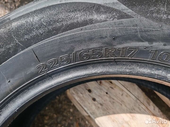 Kumho Sense KR26 225/65 R17