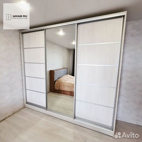 Современный шкаф купе