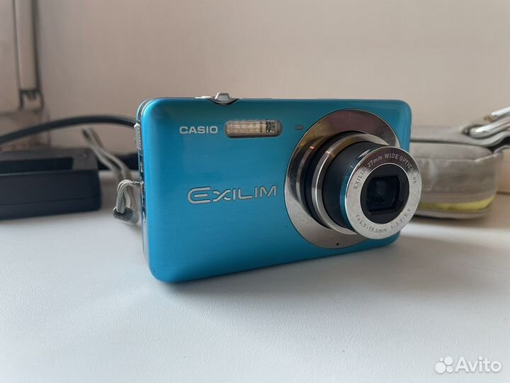 Компактный фотоаппарат Casio Exilim