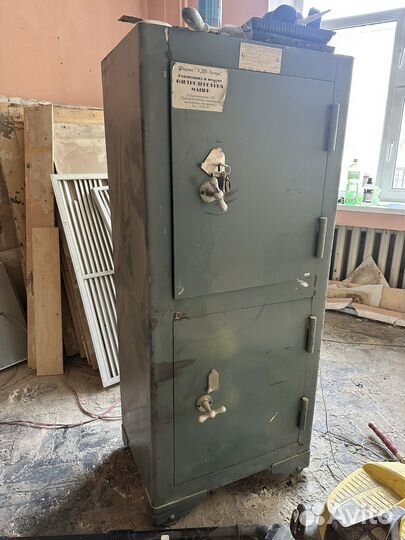 Сейф металлический советский