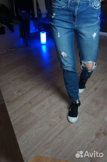 Джинсы женские рваные