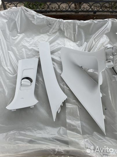 Потолок и обшивки стойки на весту Комплект