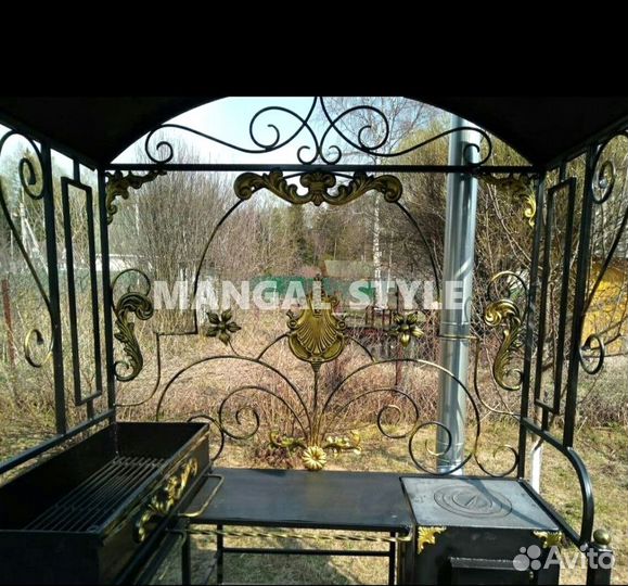 Мангал с крышей