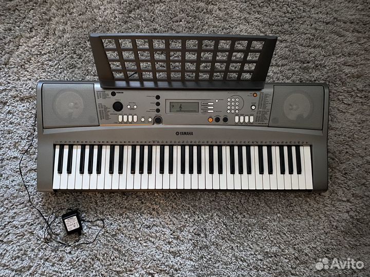 Синтезатор Yamaha PSR-R300