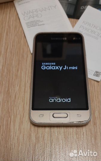 Тнелефон Samsung Galaxy J1 mini Prime
