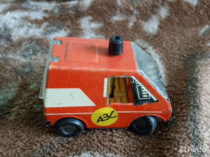 Машинка СССР триг.радуга.верхняя пышма