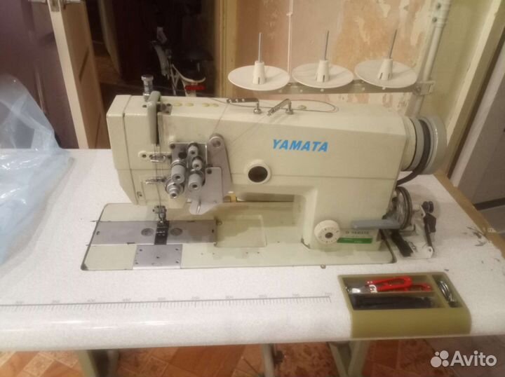 Двухигольная швейная машина