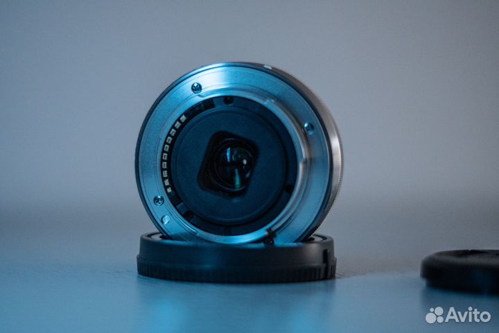 Sony 16mm f2.8