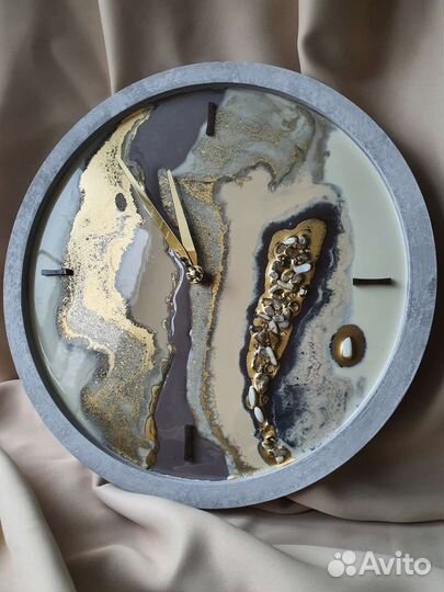 Часы настенные из эпоксидной смолы