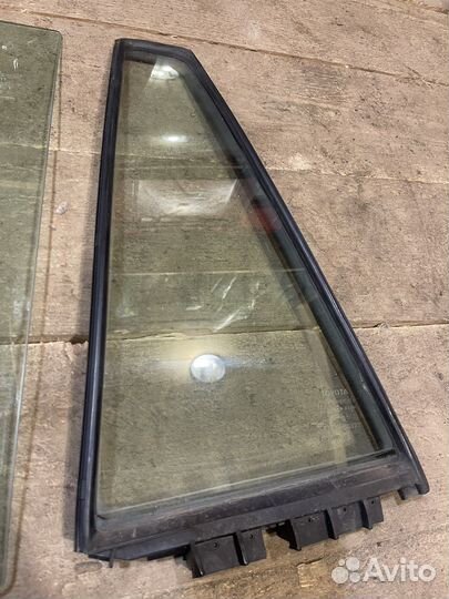 Стекло дверное заднее левое Toyota Rav 4 30