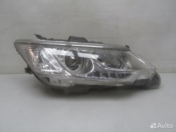 Фара правая Toyota Camry
