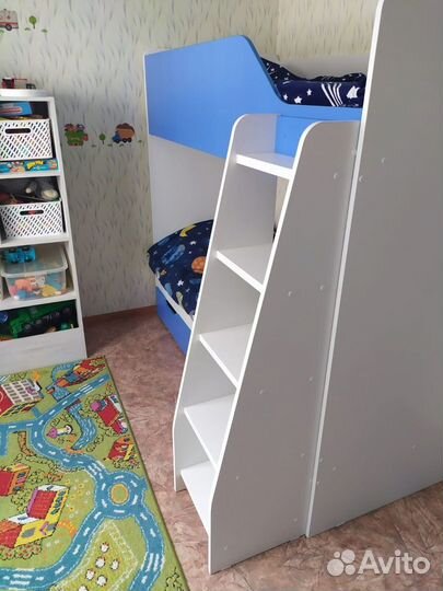 Двухъярусная кровать