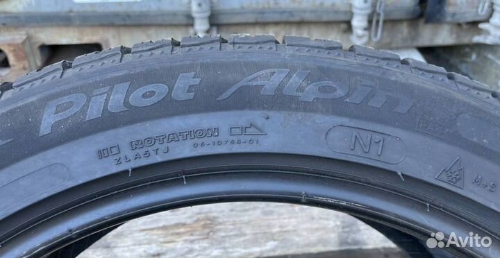 Michelin Pilot Alpin 255/45 R19