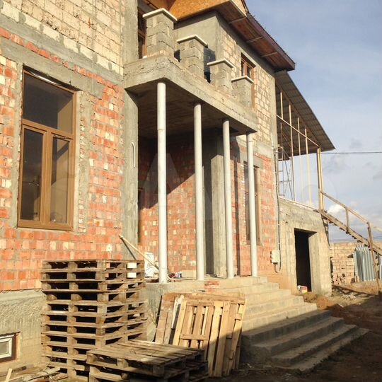 Коттедж 250 м² на участке 10 сот.