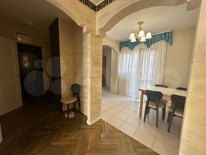 4-к. квартира, 175 м², 4/5 эт.